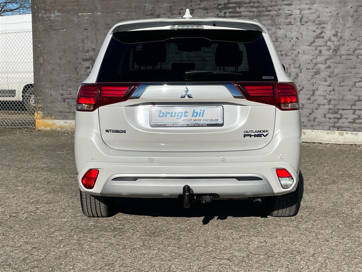 Mitsubishi Outlander, 2,4 PHEV  Plugin-hybrid Intense 4WD 224HK 5d 6g Trinl. Gear